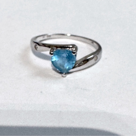 💎 Vintage Stunning Heart 14k White Gold Blue Topaz and Diamond Ring - Picture 1 of 14